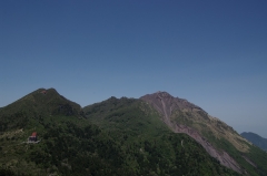 妙見岳と平成新山（雲仙・野岳山頂より）